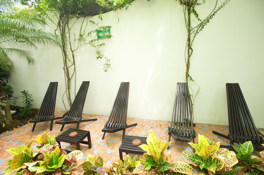 Aqualuna Boutique Hotel By Sunrise (Adults Only) بلايا ديل كارمن المظهر الخارجي الصورة