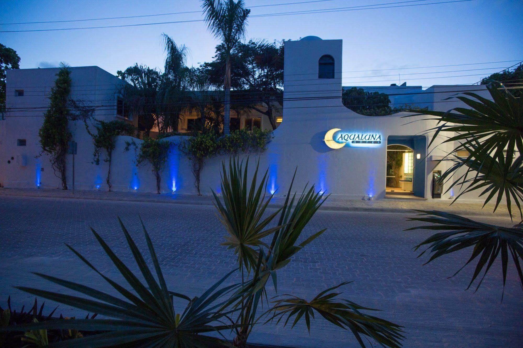 Aqualuna Boutique Hotel By Sunrise (Adults Only) بلايا ديل كارمن المظهر الخارجي الصورة